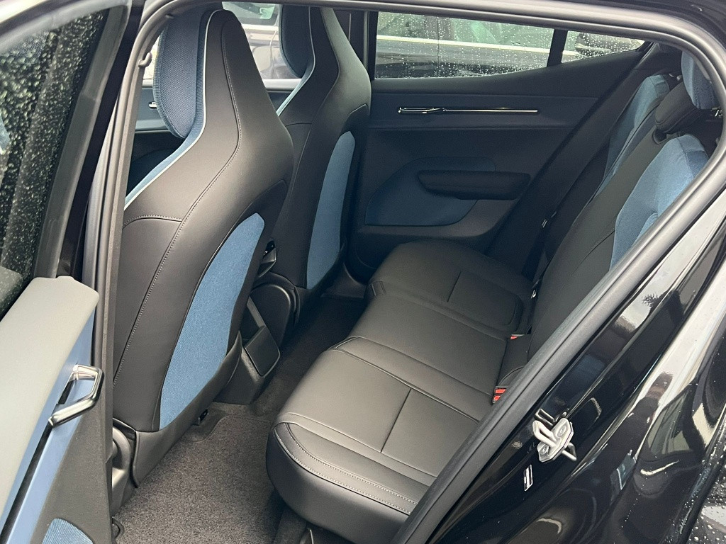Volvo Ex30 extended range plus | nieuwprijs € 46.122