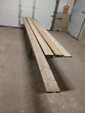 29 meter lange dikke geïmpregneerde houten (steiger)planken.