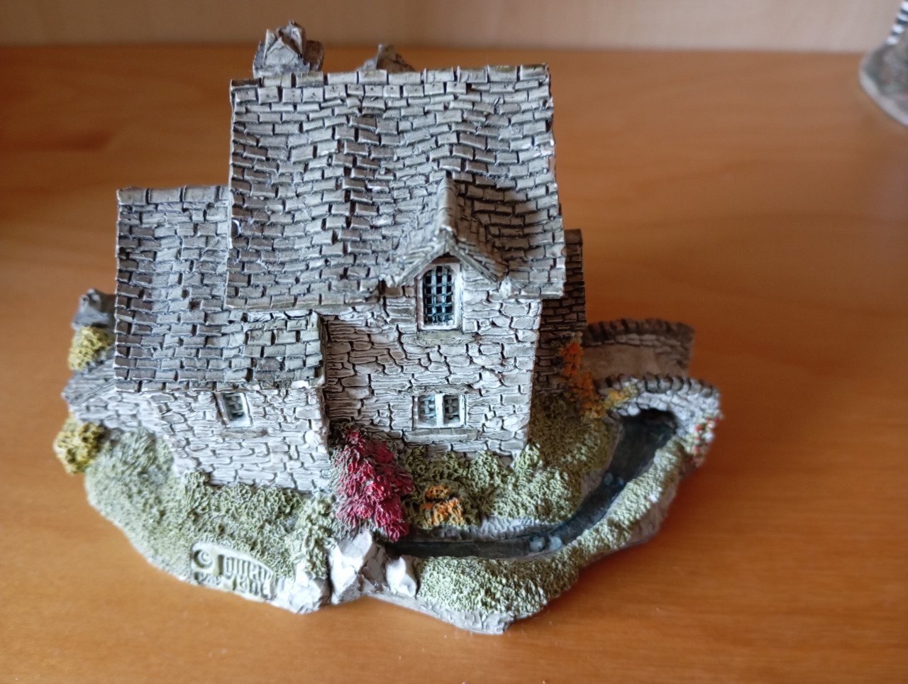 21 huisjes: 5 Lilliput Lane, 6 Amsterdamse grachten en 10 diversen.