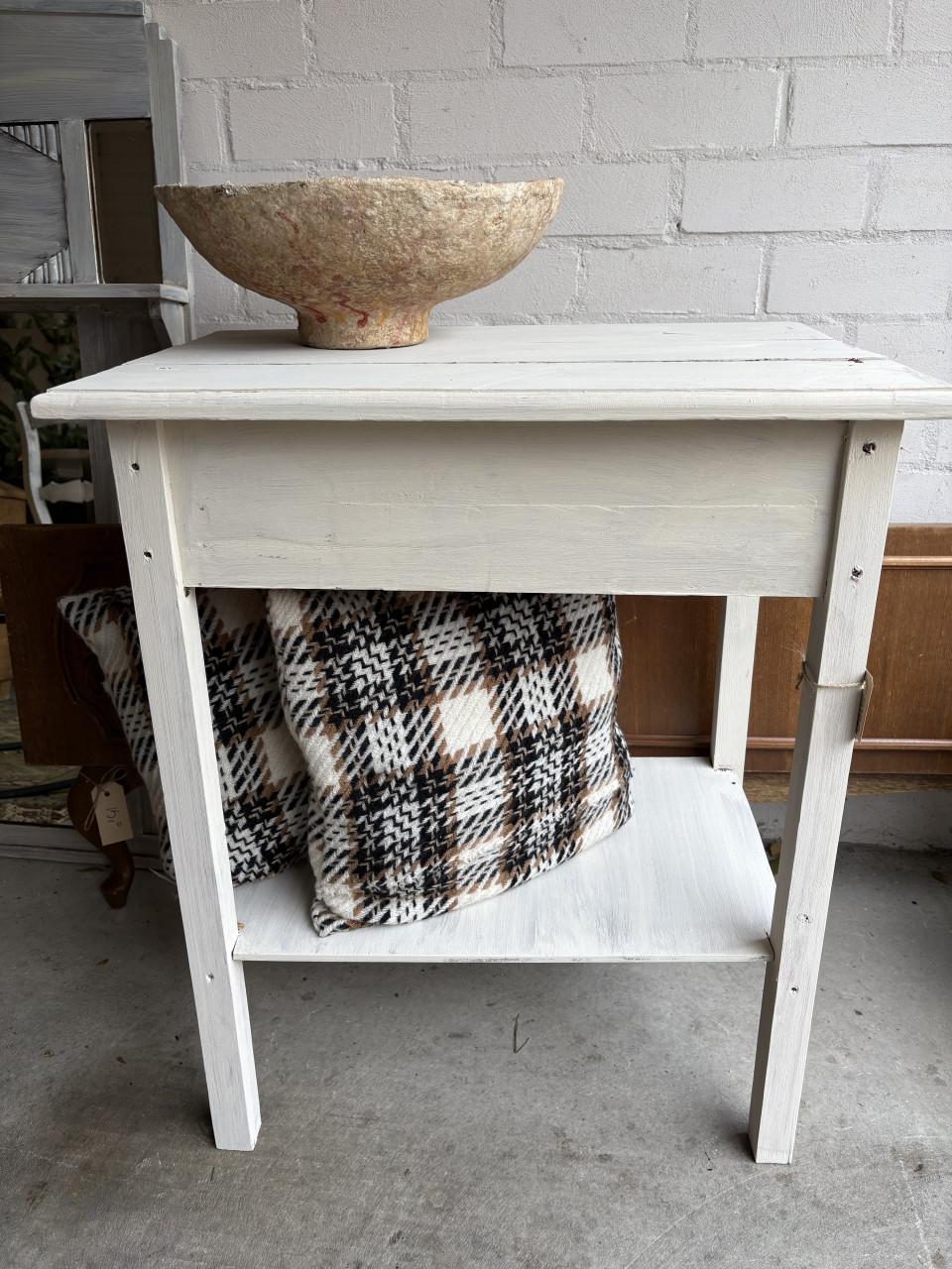 Tafeltje met extra plank