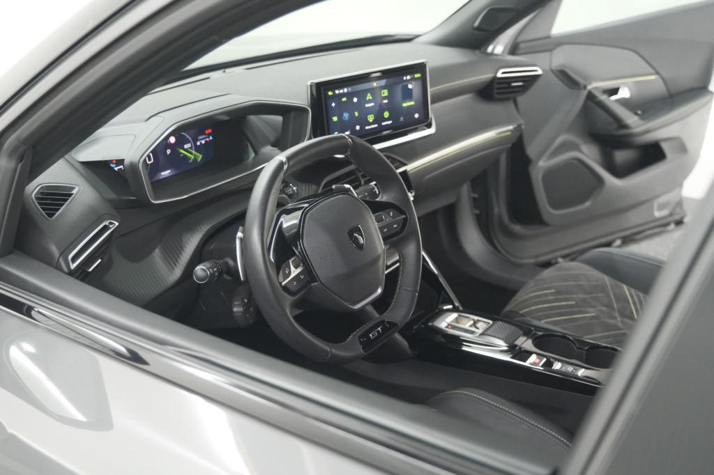 Peugeot 2008 puretech 130 eat8 gt | 360 camera | stoelmassage | adaptieve c