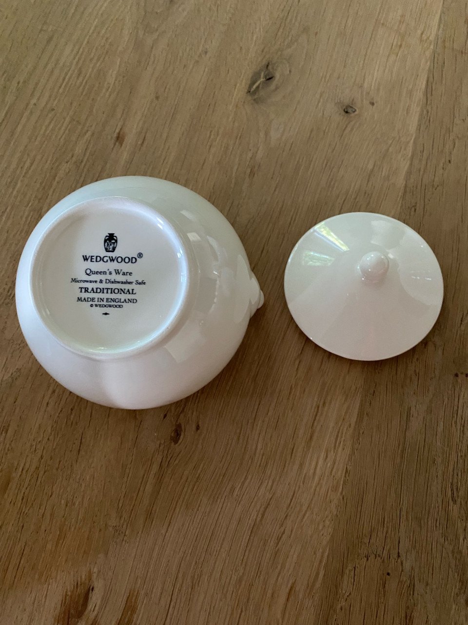 Wedgewood traditional Queensware suikerpotje en melkkannetje
