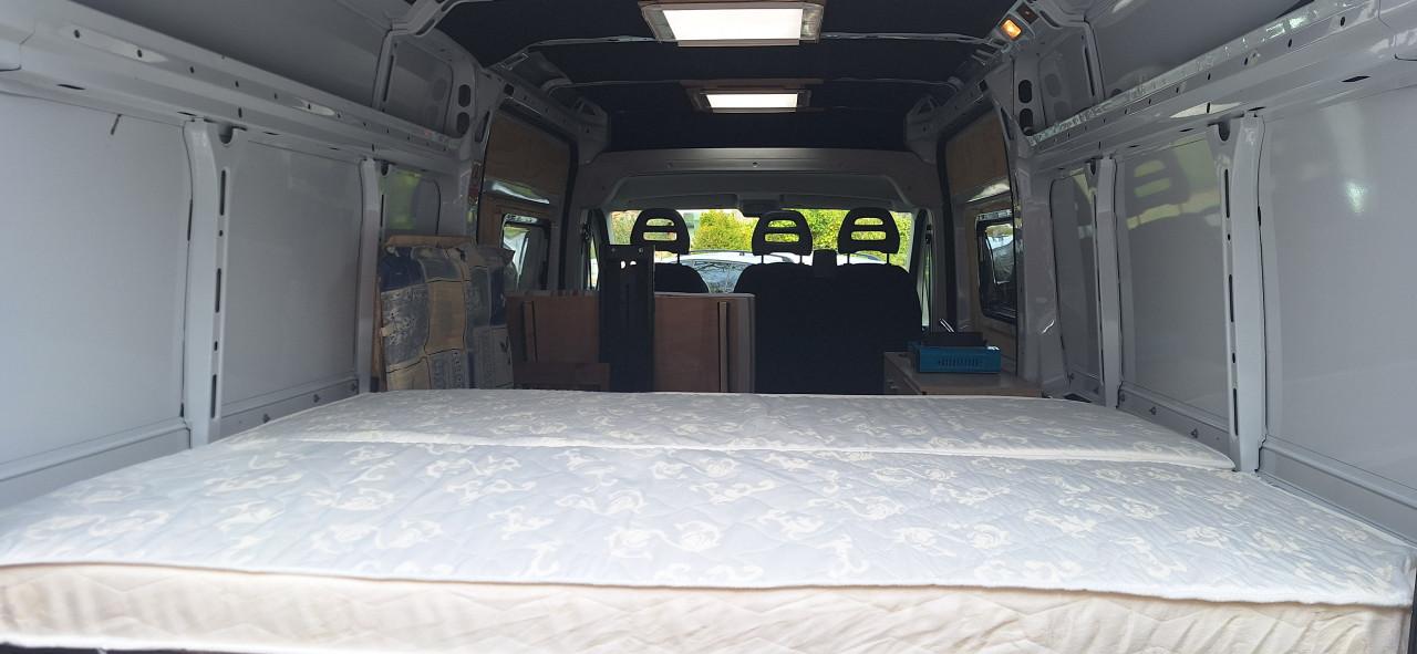 Camperinrichting Ducato met extra zitplaatsen