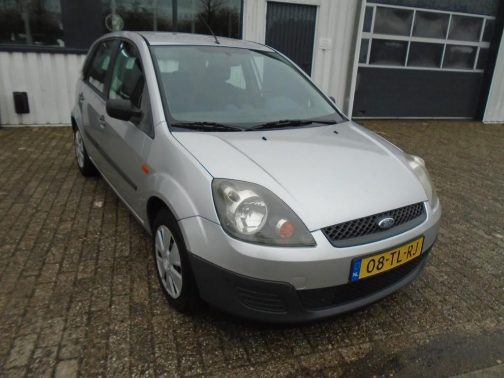 Ford Fiesta 1.3-8v champion