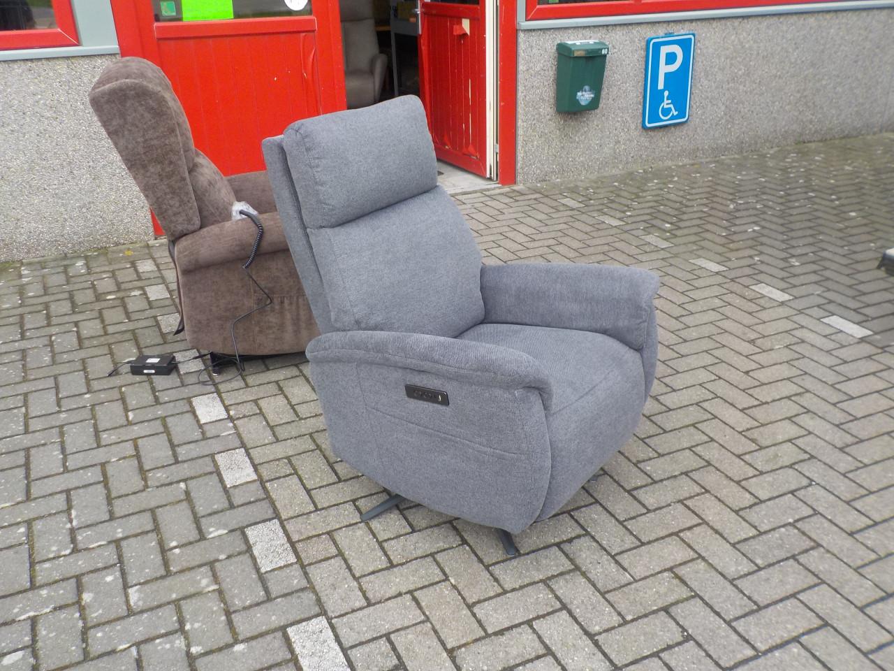 NIEUWE STOFFEN DRAAI RELAX FAUTUILS MET 2 MOTOREN introductieprijs 495