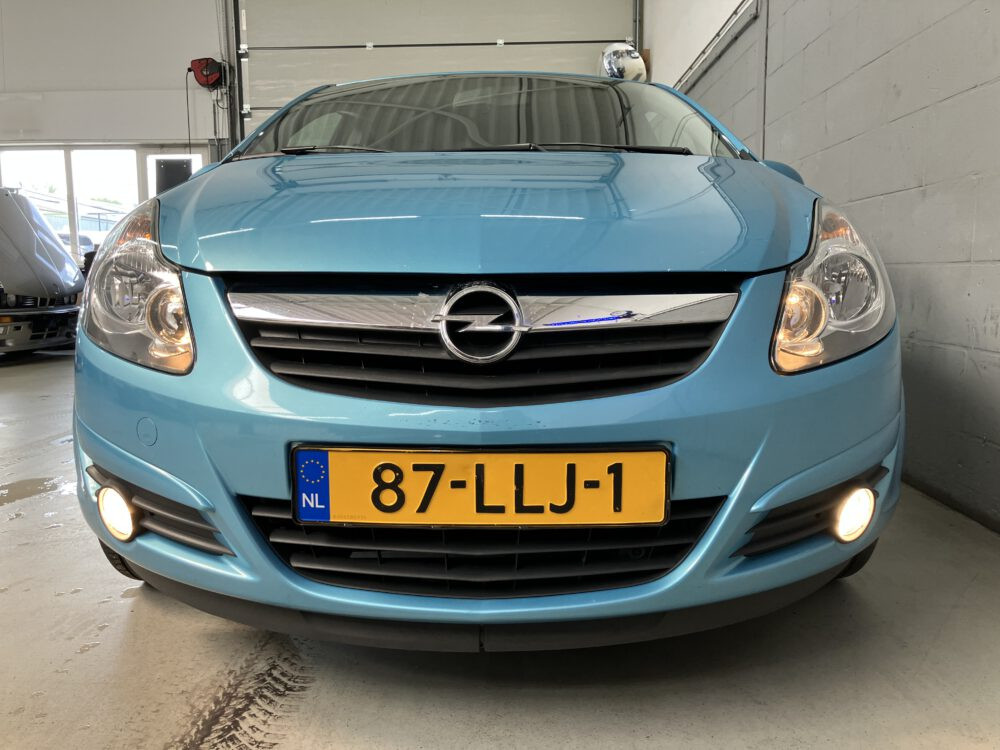 Opel Corsa 1.4-16V '111' Edition