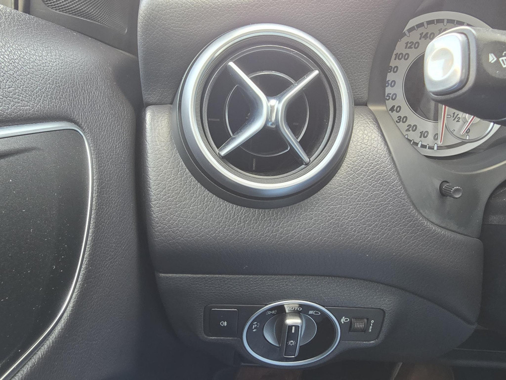 Mercedes-Benz A-Klasse 180 ambition urban-pakket slechts 83.000 km!!