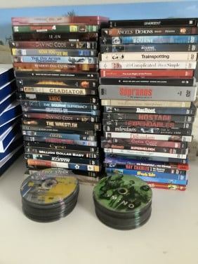 Partij Dvd’s, met en zonder doosje.