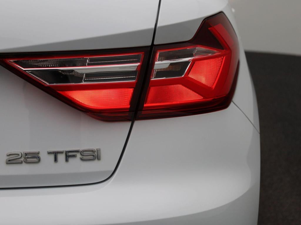 Audi A1 Sportback 25 tfsi pro line | apple carplay / android auto | navigat
