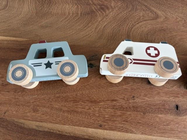 Little Dutch | houten hulpverleningsauto's