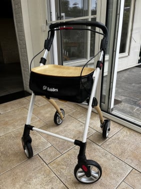 Zo goed als nieuw lichtgewicht rollator