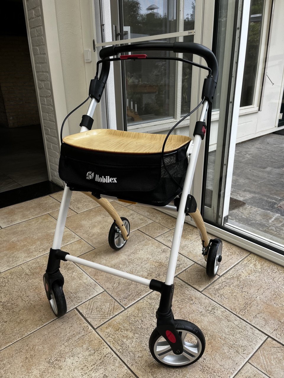 Zo goed als nieuw lichtgewicht rollator