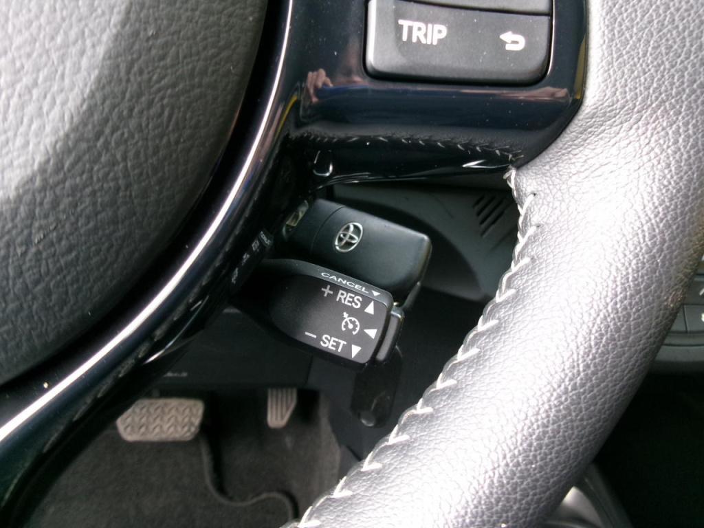 Toyota Yaris 1.5 hybrid clima, camera, multimedia, bluet.