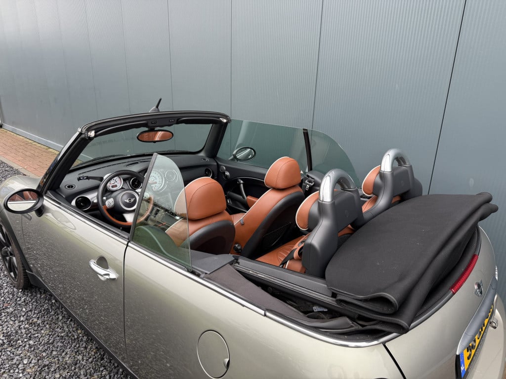 Mini Cooper Cabrio mini 1.6 115pk chili sidewalk