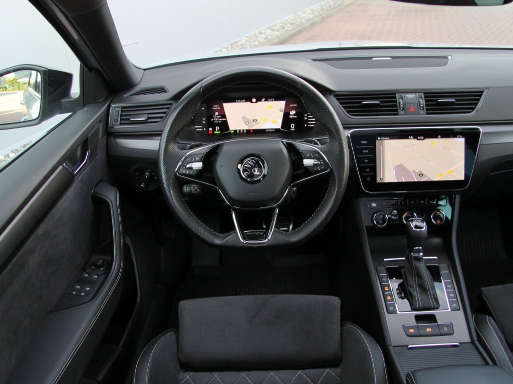 Skoda Superb combi 1.4 tsi iv 218pk sportline | pano dak | trekhaak