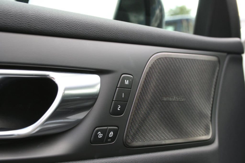 Volvo V60 2.0 t6 recharge awd r-design