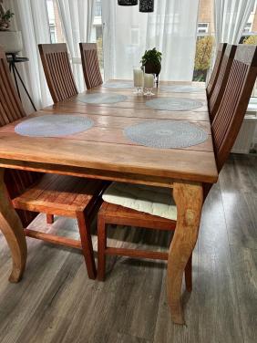 Eettafel 200x100x80 van teakhout met 6 stoelen