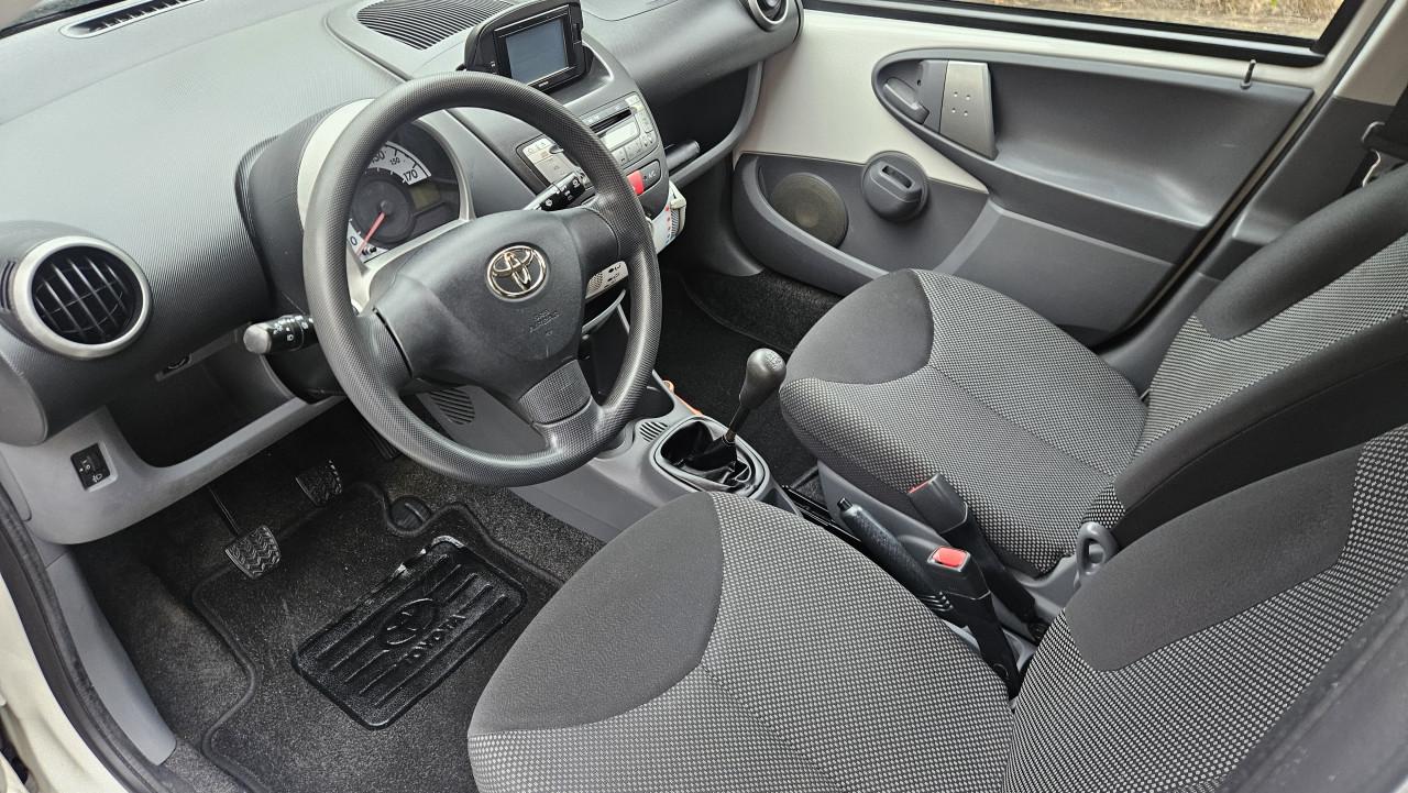 Zuinige 5drs TOYOTA AYGO 1.0 vvti Comfort Navigator 2011 / NL AUTO / NAP