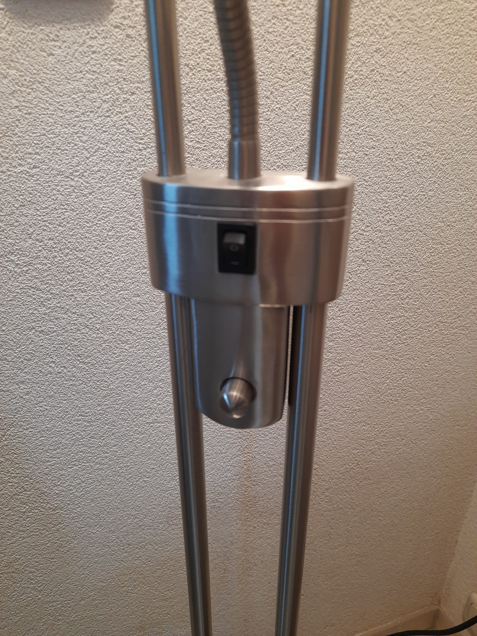 Staande lamp met dimmer (in goede nette staat )  Werkt naar behoren!
