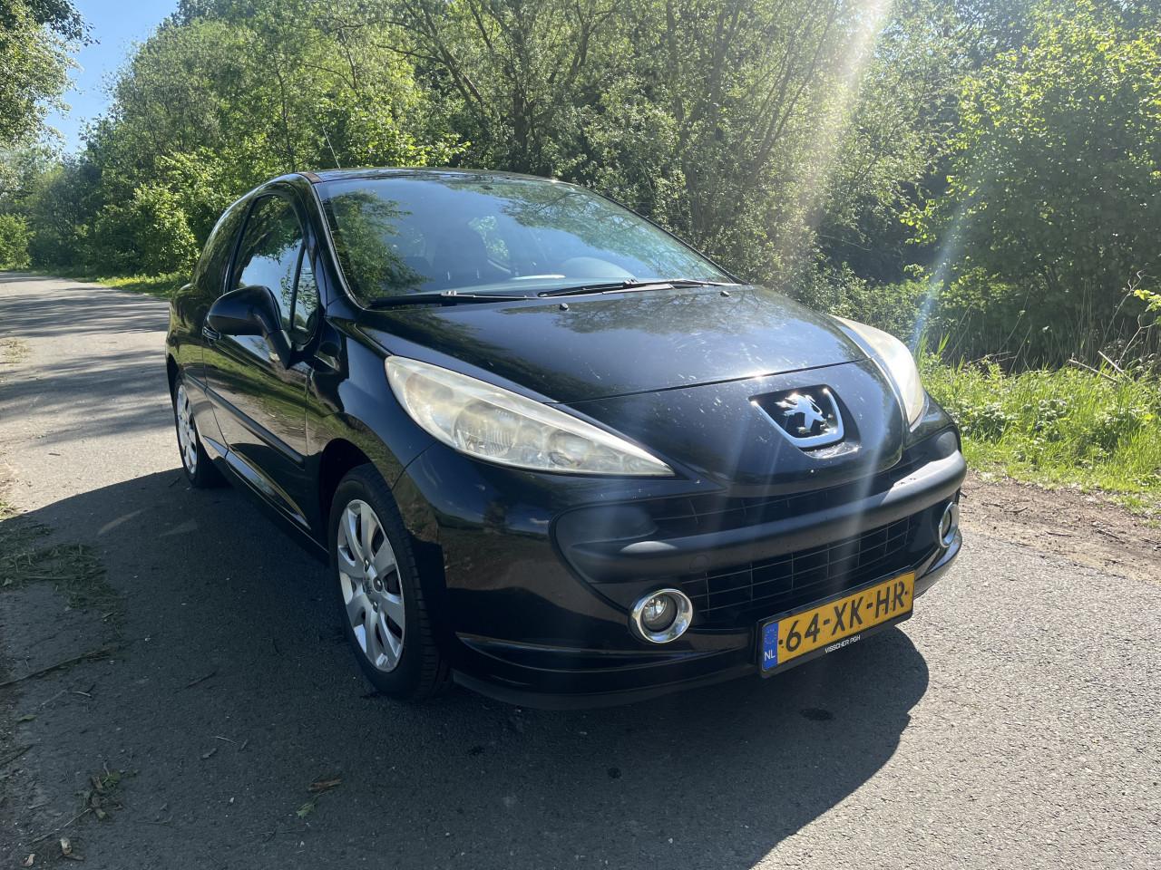 Peugeot 207 uit 2007 benzine 1.6 NIEUWE APK!