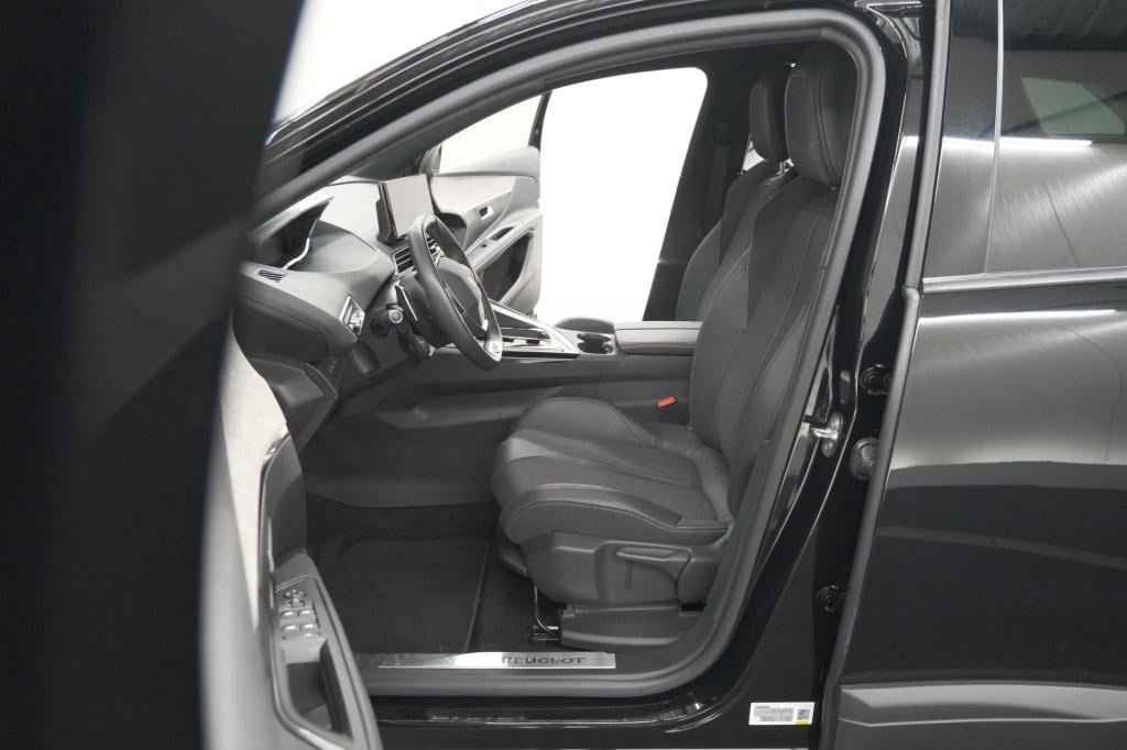 Peugeot 3008 puretech 130 eat8 gt black pack | trekhaak | elektrische koffe