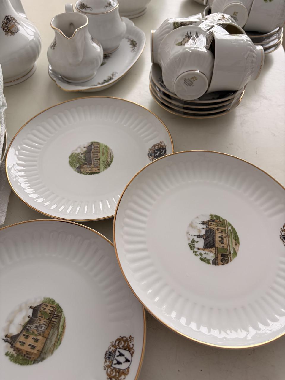 Porselein NL kastelen servies thee en koffie 18-delig compleet