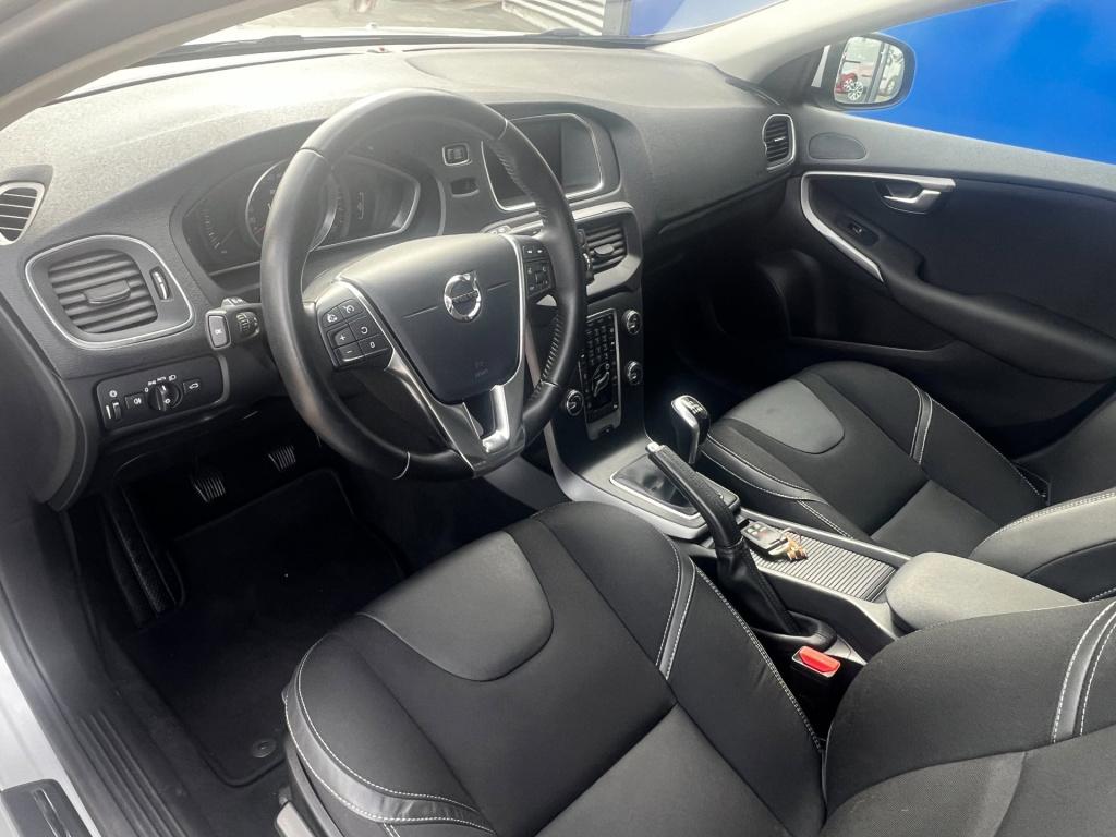 Volvo V40 2.0 t2 momentum, navi, afn. trekhaak enz...