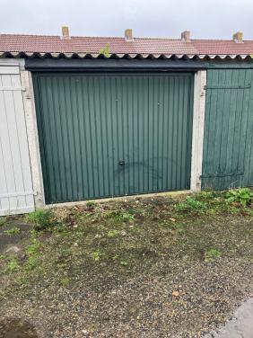 Te huur aangeboden; garagebox aan de Pieter louwersestraat Oost-Souburg