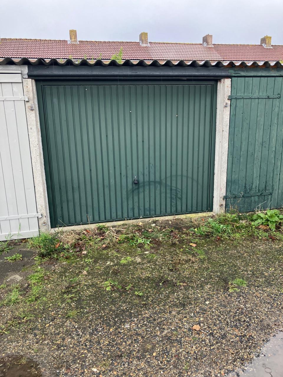 Te huur aangeboden; garagebox aan de Pieter louwersestraat Oost-Souburg