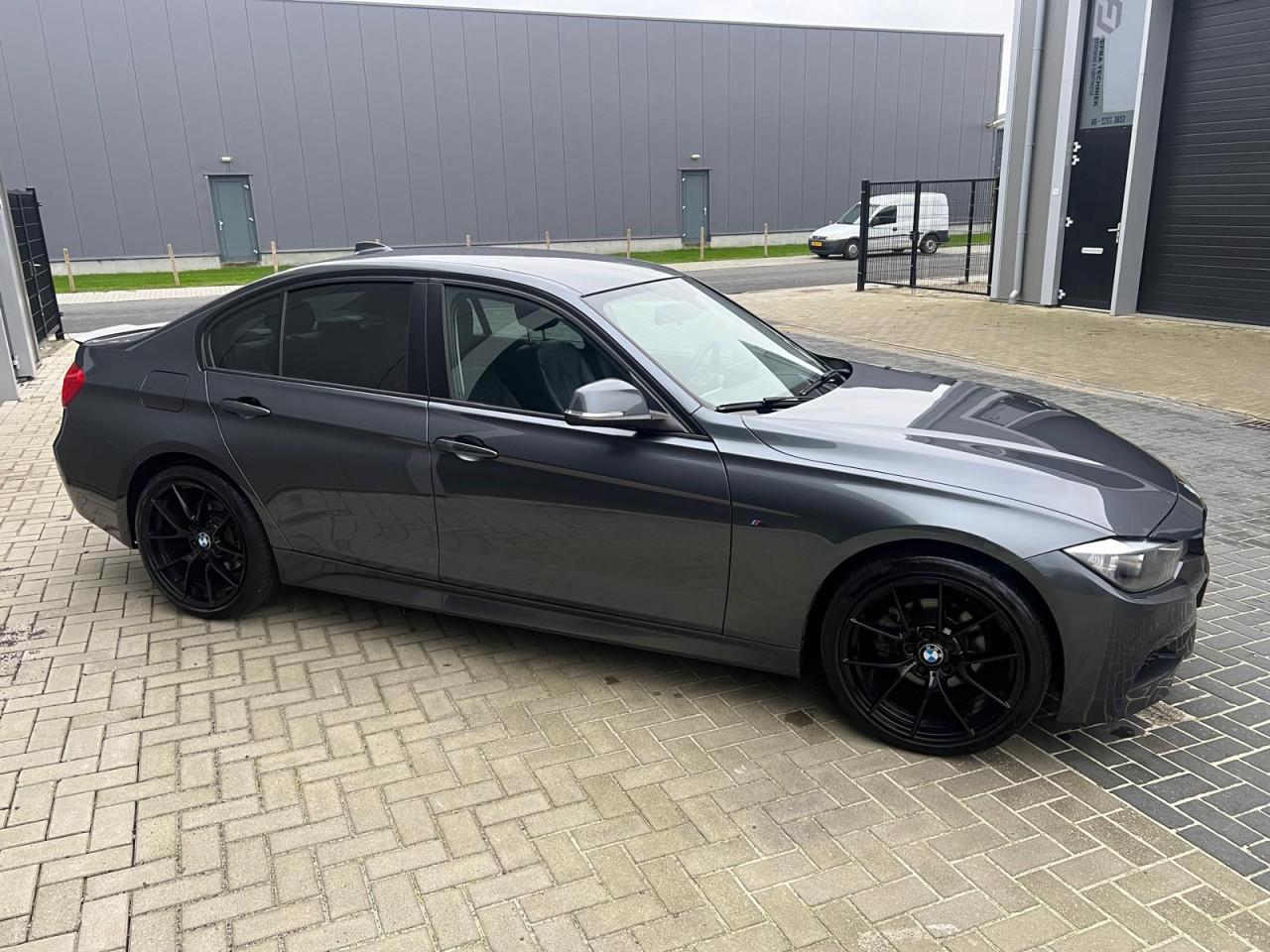 BMW 3-serie 320i M-SPORT Origineel NL