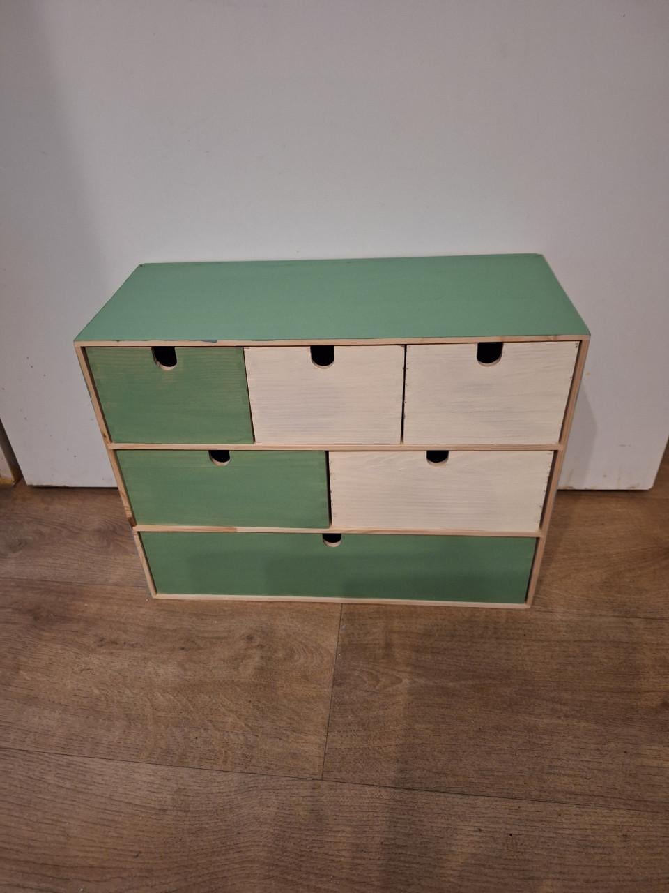 Laag ladenkastje