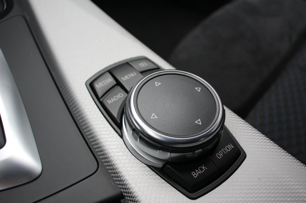 BMW 3-serie touring 318i m sport edition aut. - navi groot - adap led - pdc