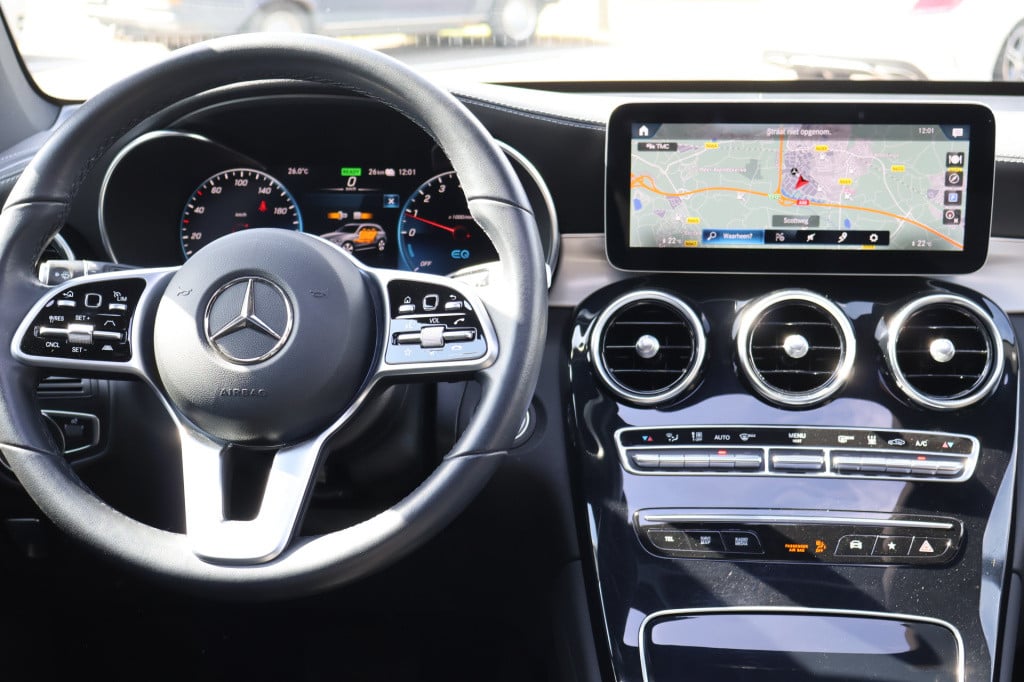 Mercedes-Benz Glc 300e 4matic business solution luxury l mbux l panoramadak