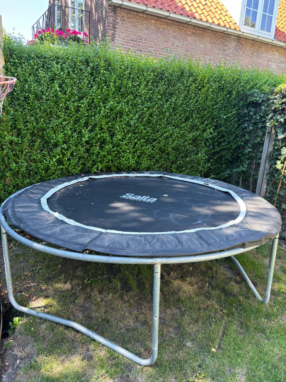 Trampoline