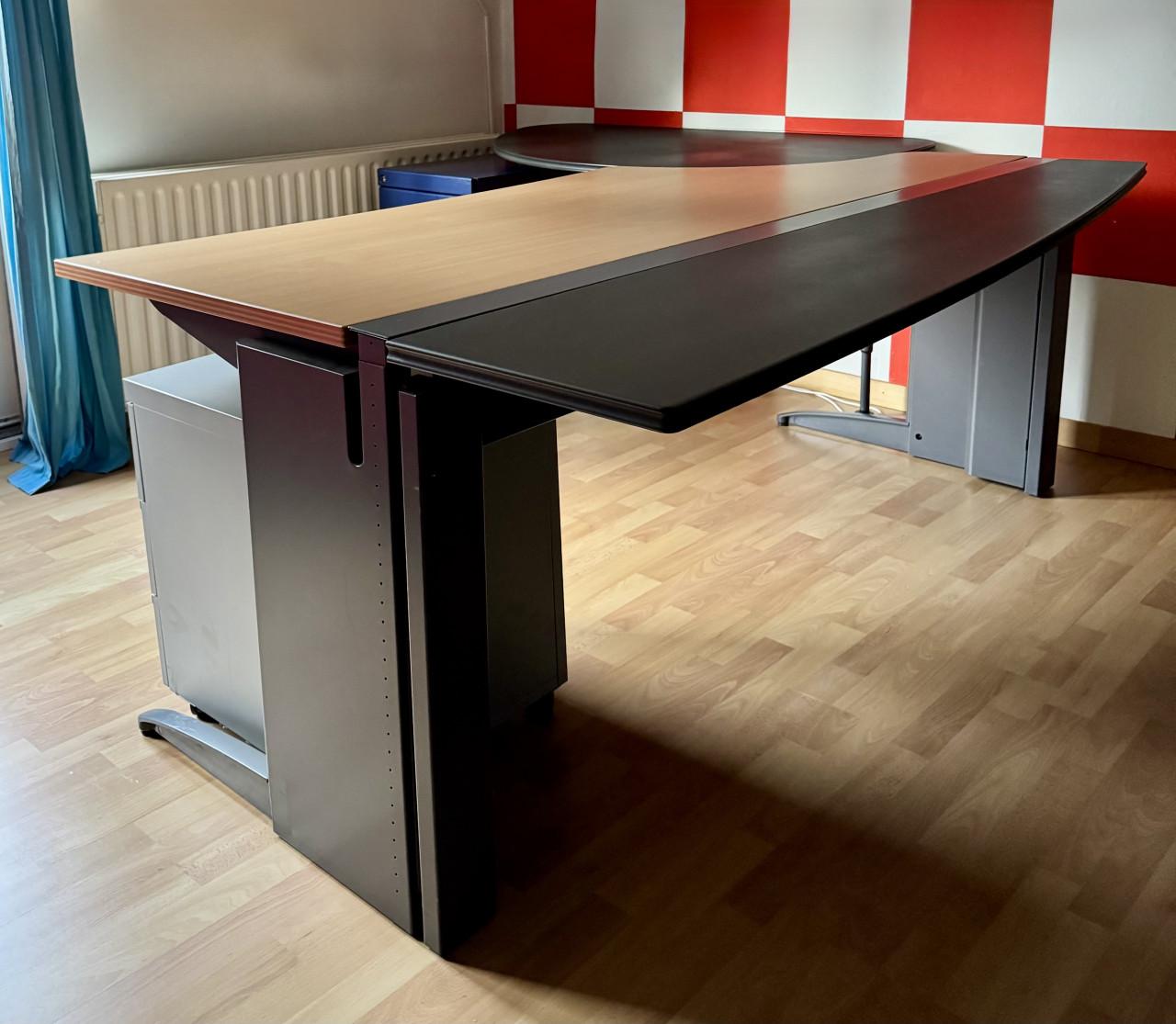 Professioneel bureau- gratis