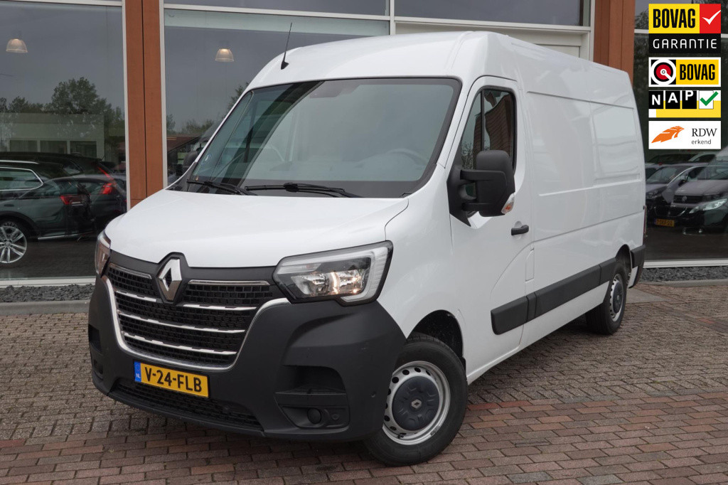 Renault Master t33 2.3 dci 135 l2h2 met laadklep