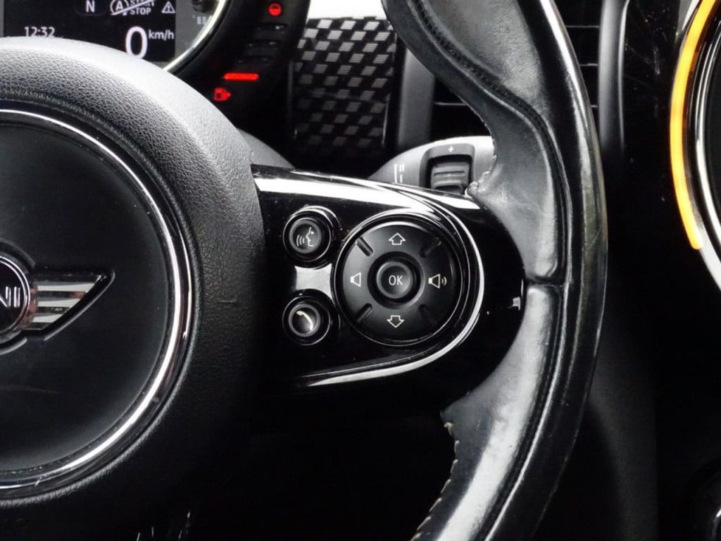 Mini Cooper mini 2.0 serious business 5-deurs | led | navi | 18"