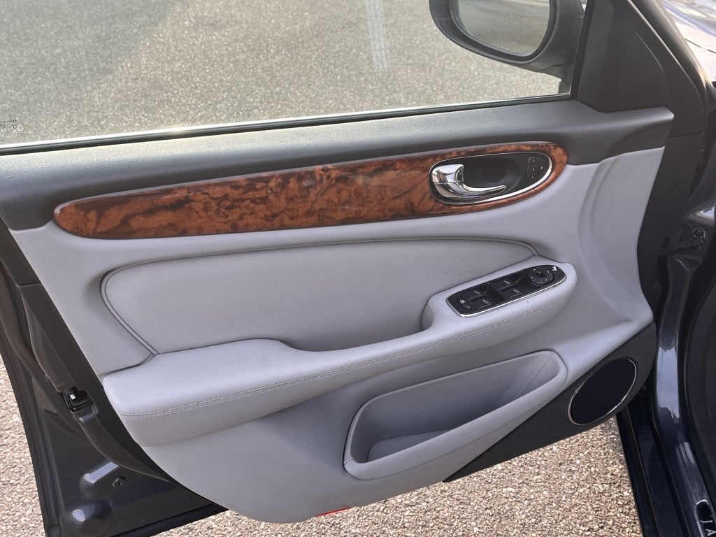 Jaguar Xj 3.0 v6 sport