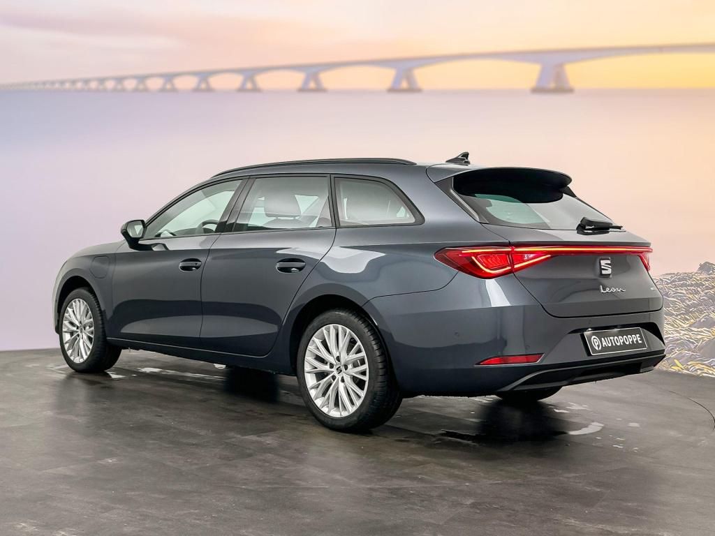 Seat Leon style business intense 1.5 tsi ehybrid 150 kw / 20