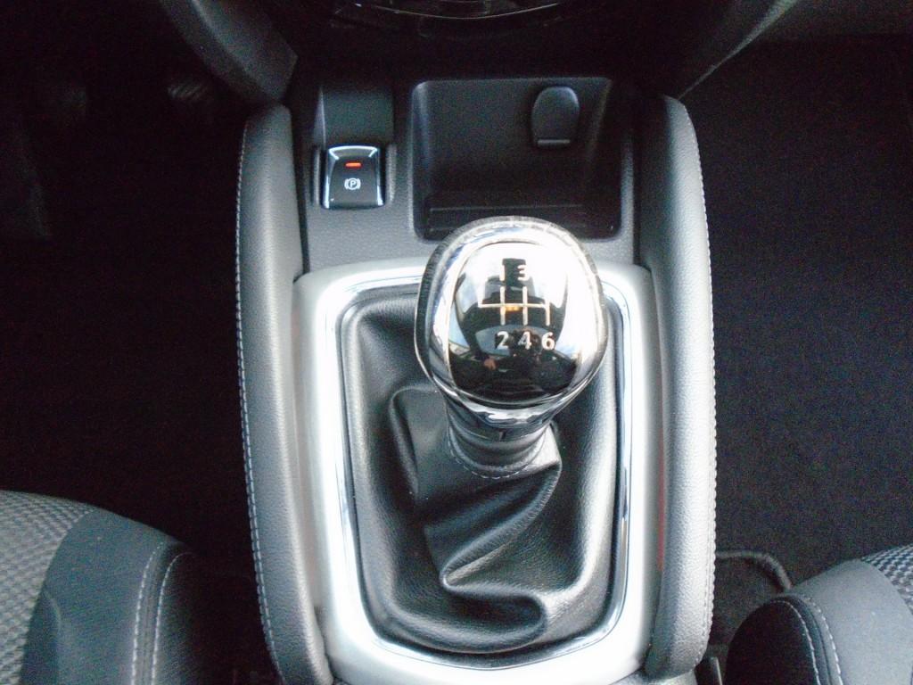 Nissan Qashqai 1.2 connect edition