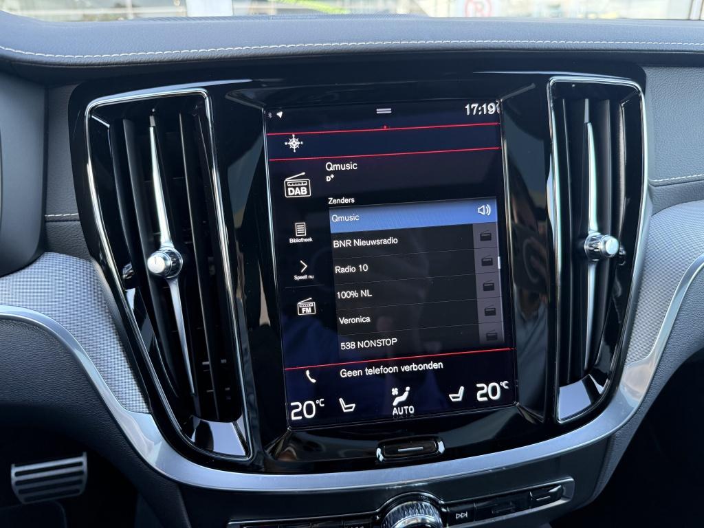 Volvo V60 t6 398pk recharge r-design| panodak| adap.cruise| 360camera| sty