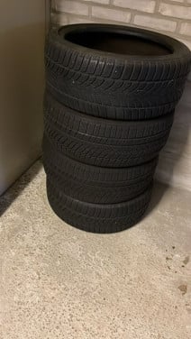 4 Gebruikte winterbanden 225/40 R18