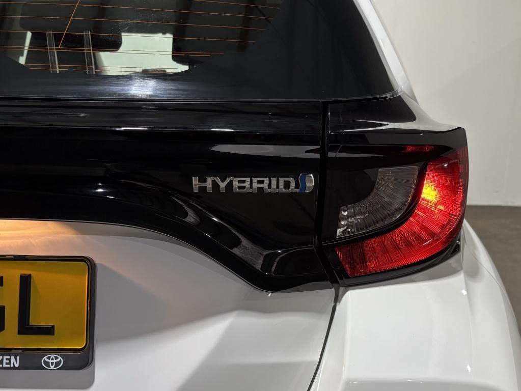 Toyota Yaris 1.5 hybrid active| stoel+ stuur verw| adap.cruise| camera