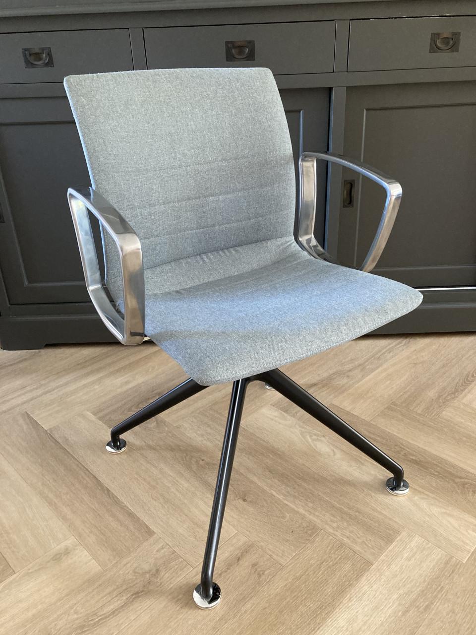Ahrend Well (bureau) stoel design