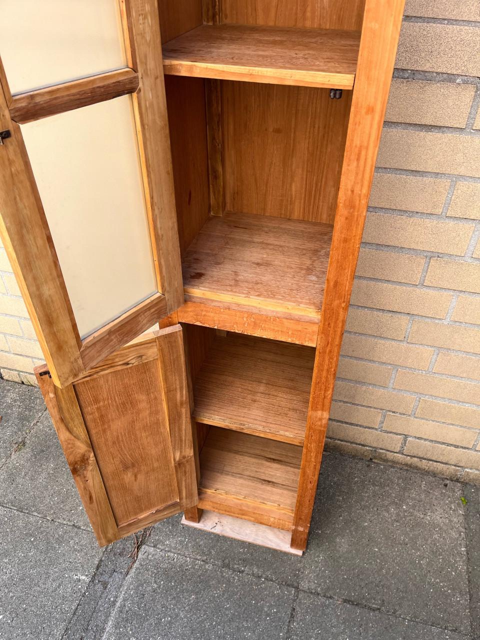 Hoge (badkamer)kast