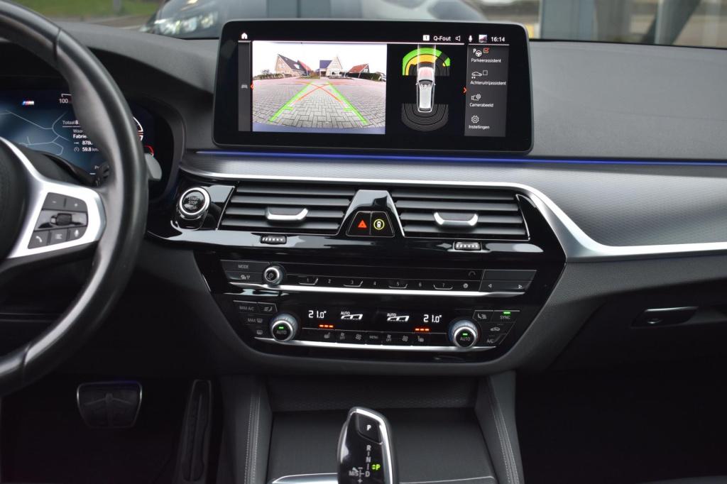 BMW 5 Serie touring 520i m-sport | laserlight | nap | dealer onderhouden | 
