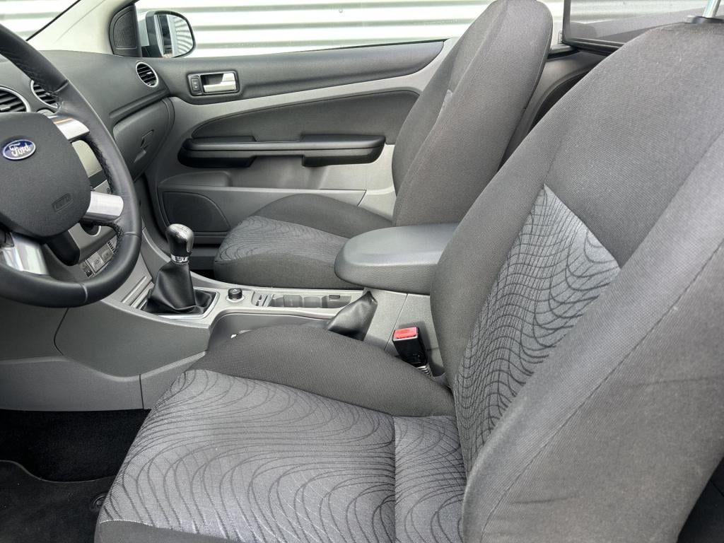 Ford Focus coupé-cabriolet 1.6 cool & sound