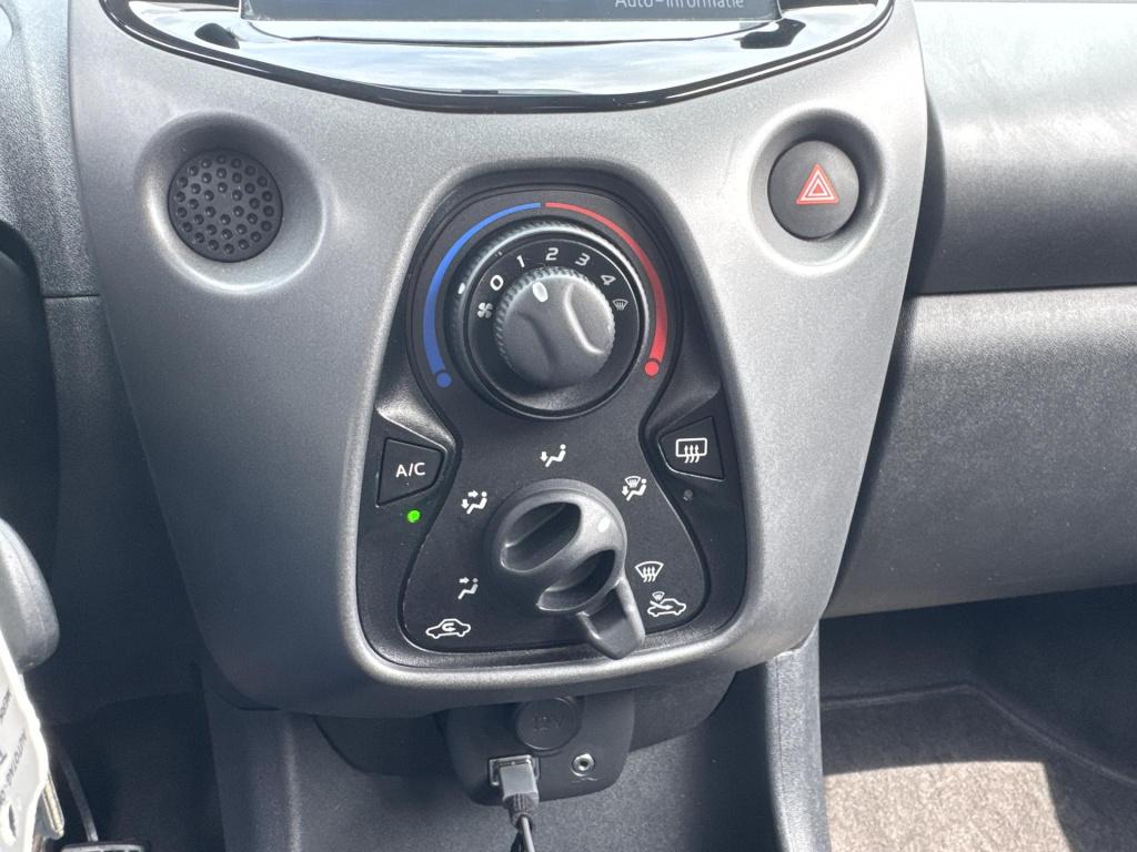 Toyota Aygo 1.0 vvt-i x-play carplay/cruise/camera