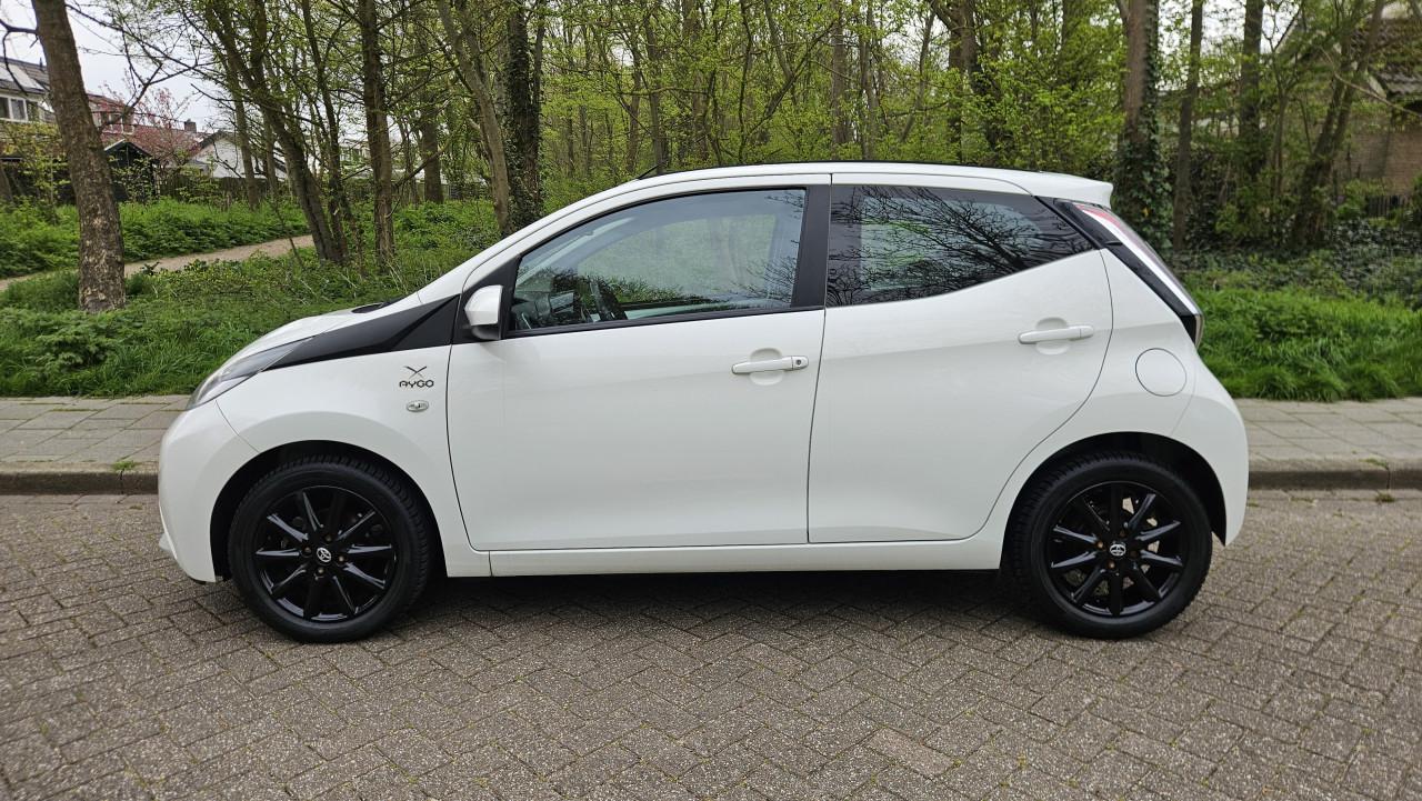 Zuinige 5drs TOYOTA AYGO X-WAVE Cabrio Top / NL AUTO / NAP / 80.865 km !
