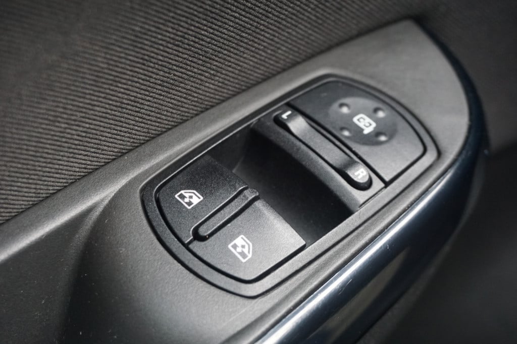 Opel Corsa-e opel corsa-e airco / elektr. ramen / trekhaak / lm velgen